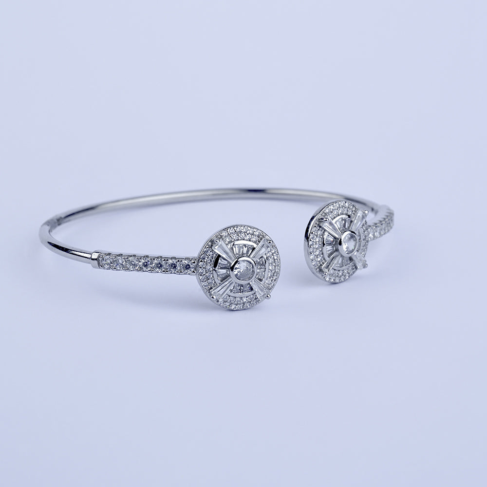 Round Shape Diamond Unique Design Bracelet